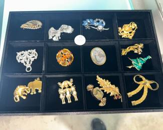 Brooches Orlando