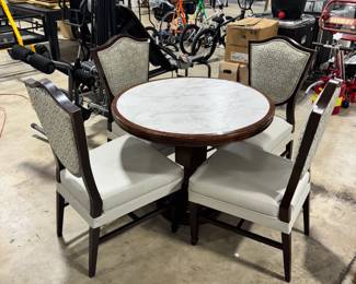 Table & Chairs Orlando