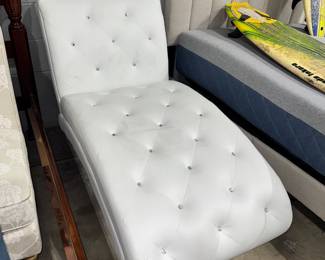 Tufted Fainting Couch Orlando Estate Auction