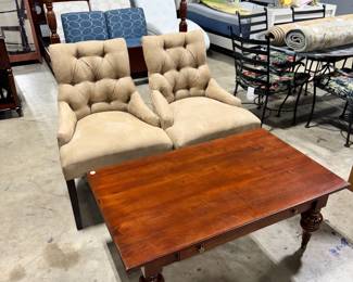 Coffee Table & Accent Chairs Orlando