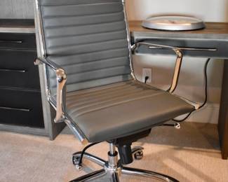 Euro desk chair