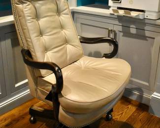 Desk chair