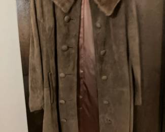 Suede coat w mink collar