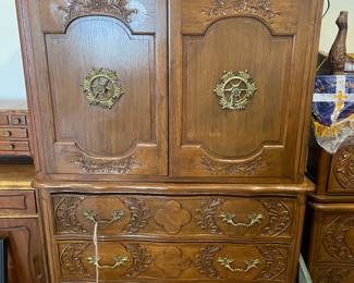 Carved Hutch Wardrobe Dresser