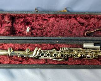Cavalier Elkhart Clarinet with Case