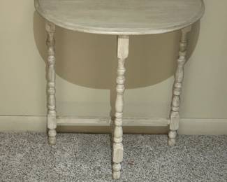 Vintage Tripod Table in Great Shape