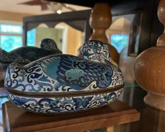 31Oct 17 2025 12 36pmBcwE