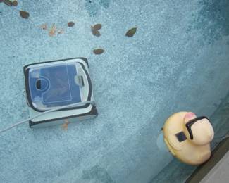 Jacuzzi pool cleaner