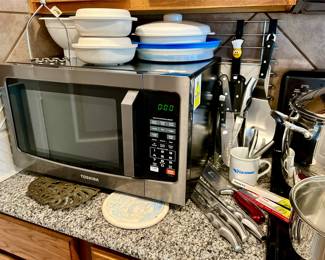 TOSHIBA MICROWAVE.