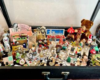 SO MANY VINTAGE PERFUME BOTTLES, LIMOGES PETIT MEIN TRINKET BOXES, COMPACTS.