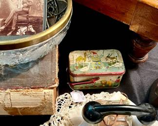 CANDY CONTAINERS, VINTAGE TINS.