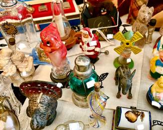 MANY COLLECTIBLE MINIATURES, SOME FULL, SOME EMPTY.  