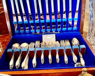ROGERS BROS "FIRST LOVE" 76 PIECE SILVER FLATWARE SET.