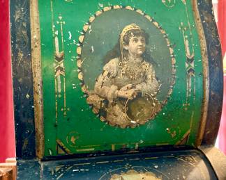 ANTIQUE "OOLONG" TIN ADVERTISING TEA BOX.