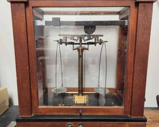 Central Scientific Company Mid Century Apothecary Scale, Chemical Balance