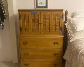 Look at this cabinet!