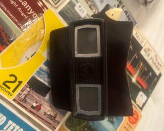 Vintage Sawyer view master with vintage packages of discs