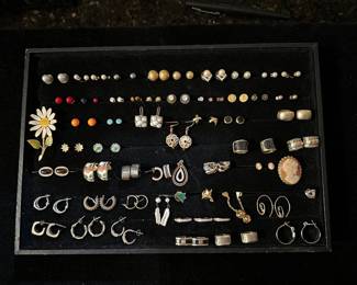 Vtg. Jewelry - pins, brooches, earrings
