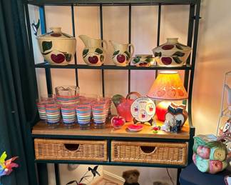 Watt Pottery in "Apple"