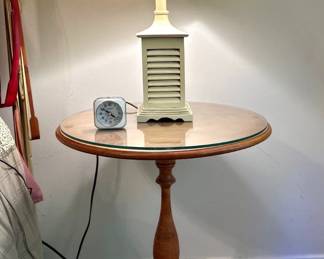 Vtg. round accent table