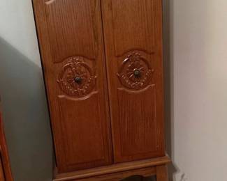 Vtg. Jewelry cabinet