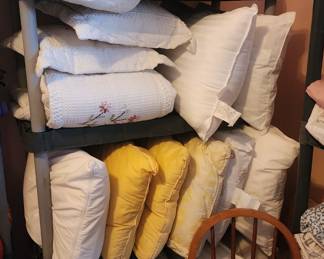 Pillows and comforter s r t