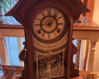 Antique mantle clock