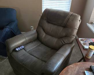 Power Lift & Recline Chair (Ultra Comfort America)  Model: UC476-MED-STD-SGR