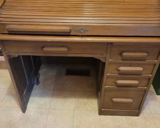 Roll top desk