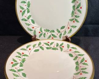 Lenox Dimension Collection, Holiday With Gold Trim, 8Dinner Plates