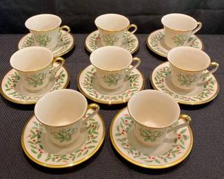 Lenox Dimension Collection, Holiday With Gold Trim, 8Cups And Saucers