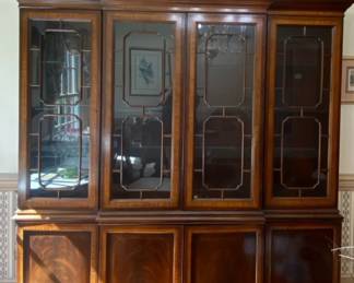 Heritage Furniture Heirloom Locking Dining Hutch w Glass Shelves