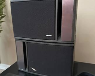 Bose Model 141 Bookshelf Speakers 