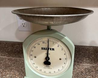Circa 1940s Salter No. 34 Kitchen Scale