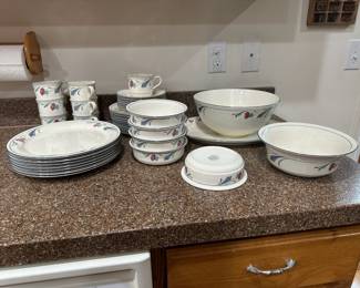 Lenox Chinastone "Poppies on Blue" Dinnerware Set