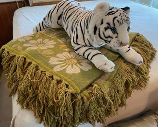 Brentwood Originals Green/Yellow Floral Wool Blend Blanket