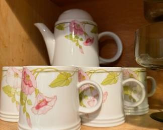 Set of 4 Toscany Collection "Portsmouth" Tea Set
