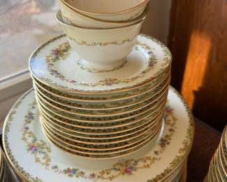 Noritake China "Eureka" Dinnerware Set

