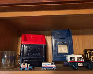 US Mail Red and Blue Postal Mailbox Cookie Jar,  US Postal Service Mini Mailbox Steel Coin Bank 