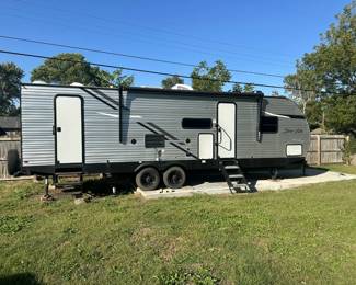 2022 Travel Trailer Never Used