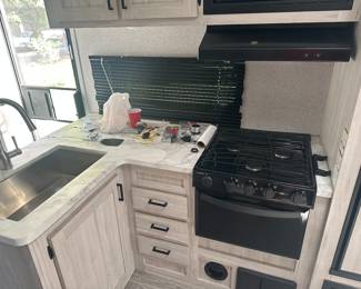 2022 Travel Trailer Never Used