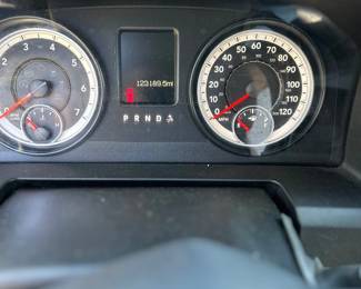   $12000 OBO 2013 RAM 2500 w/ 5.7L V8 OHV 16V engine. Tradesman Crew Cab SWB 4WD 4 Door 123,189 Miles