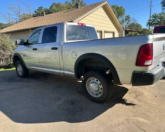  $12000 OBO 2013 RAM 2500 w/ 5.7L V8 OHV 16V engine. Tradesman Crew Cab SWB 4WD 4 Door 123,189 Miles