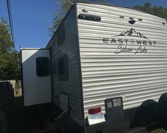 2022 Travel Trailer Never Used