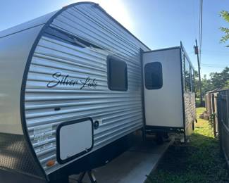 2022 Travel Trailer Never Used
