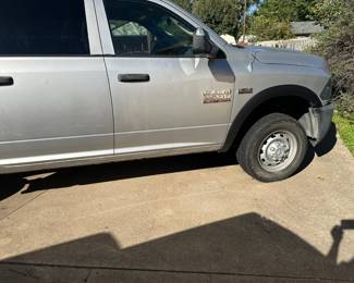  $12000 OBO 2013 RAM 2500 w/ 5.7L V8 OHV 16V engine. Tradesman Crew Cab SWB 4WD 4 Door 123,189 Miles