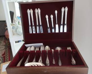ONEIDA Silverplate set with box