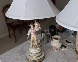 Other figural lamp