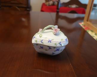 herend box- blue garland