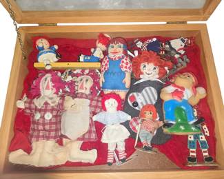 Raggedy Ann and Andy toys